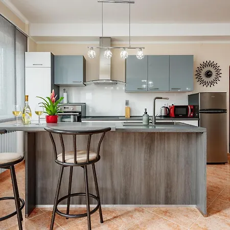 Σπίτι διακοπών 5 Bedroom In Karojba *