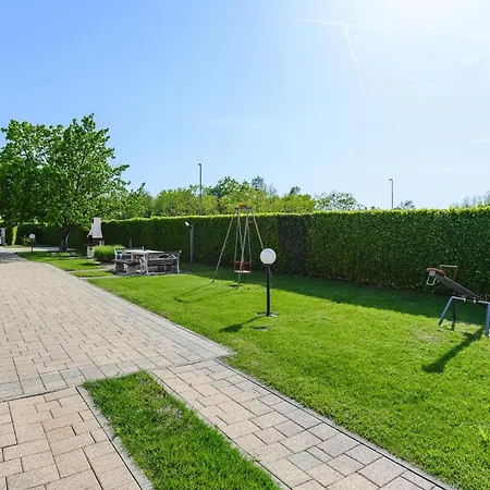 Σπίτι διακοπών 5 Bedroom In Karojba