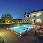 5 Bedroom In