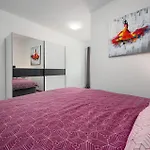 5 Bedroom In