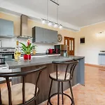 5 Bedroom In Holiday home *