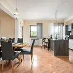5 Bedroom In Karojba