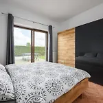 Holiday home 5 Bedroom In Karojba