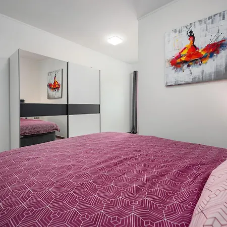 5 Bedroom In Karojba
