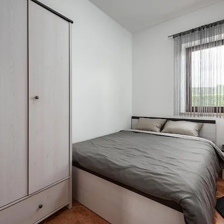 5 Bedroom In Karojba