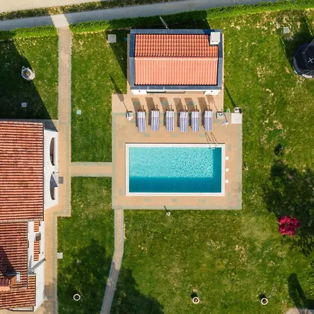 5 Bedroom In Karojba Holiday home Motovun